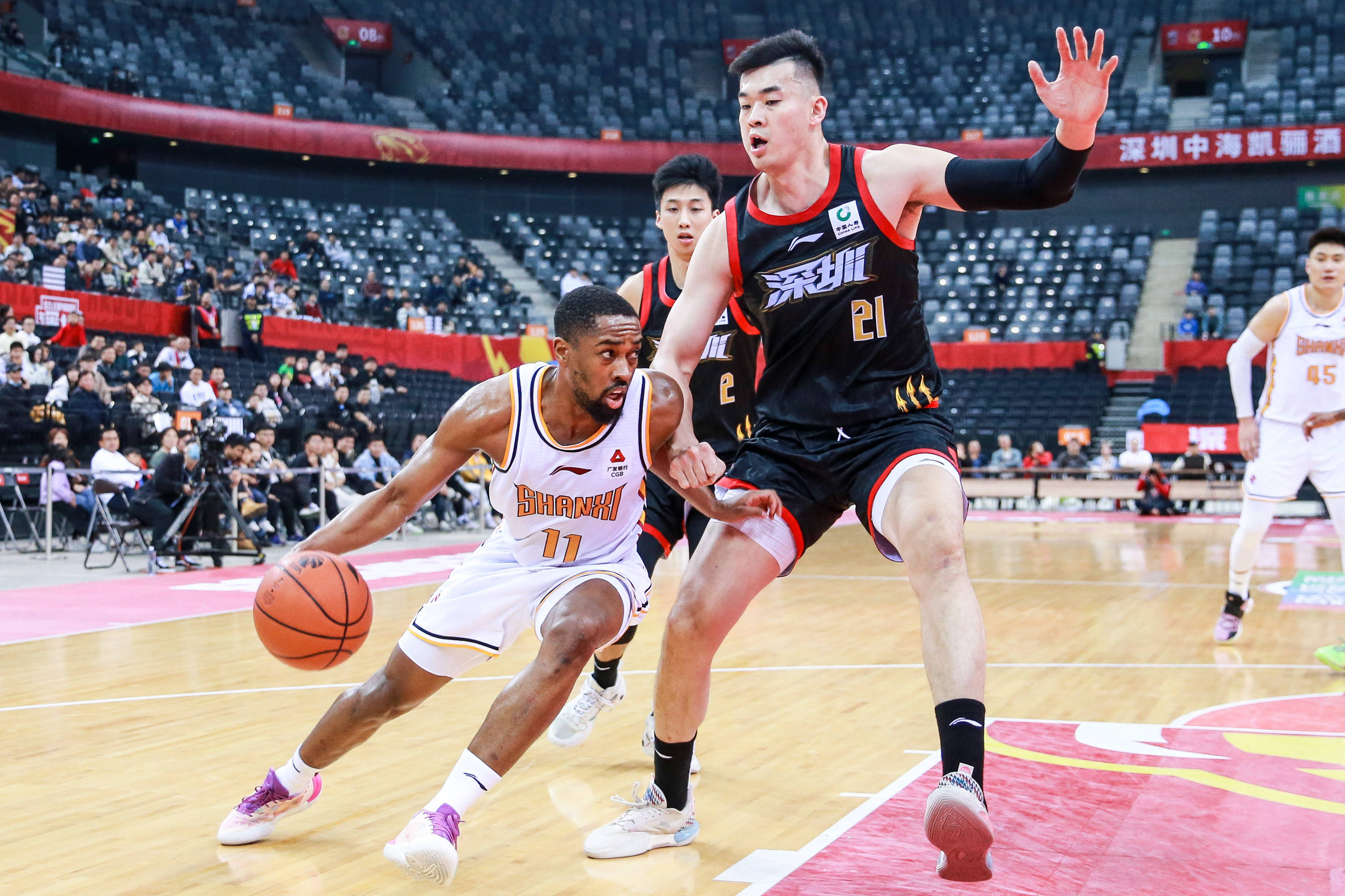 年轻才俊奥 年轻才俊奥